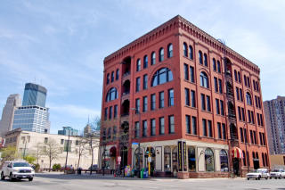 1227 Hennepin Ave, Minneapolis MN  55414-2393 exterior