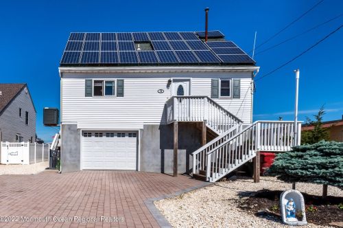 73 Carlyle Dr, Berkeley Township, NJ 08721-1506