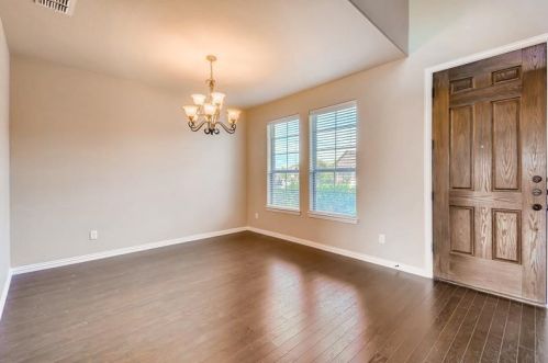 111 Thoroughbred St, Waxahachie, TX 75165-7541