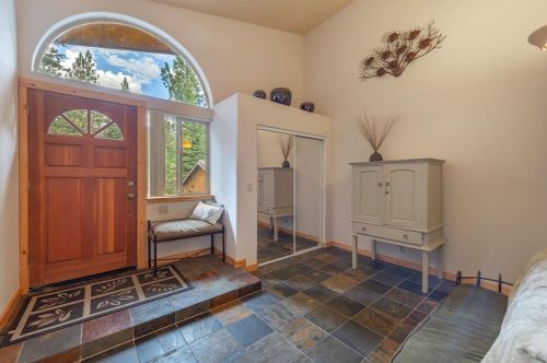 17277 Northwoods Blvd, Truckee, CA 96161-6050