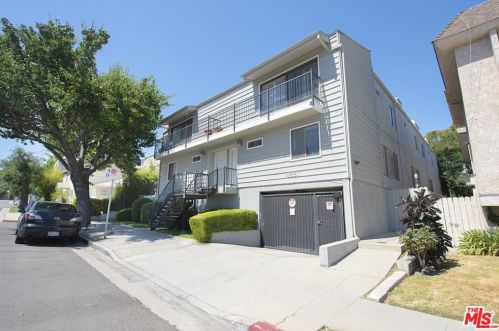 4551 Kester Ave, Van Nuys, CA 91403-2516