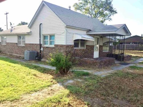 220 Olive St, Shattuck, OK 73858-8910