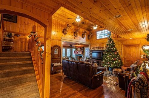 4307 Little Mountain Rd, Dahlonega, GA 30533-4647