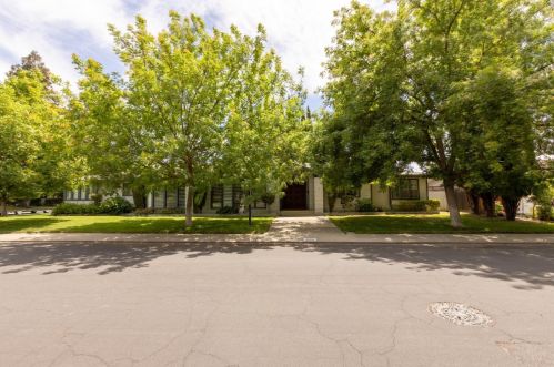 400 Hamden Ln, Modesto, CA 95350-2268