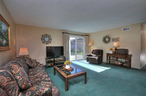 1386 Tomol St, Carpinteria, CA 93013-1717
