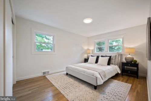 150 Loomis Ct, Princeton NJ  08540-3439 exterior
