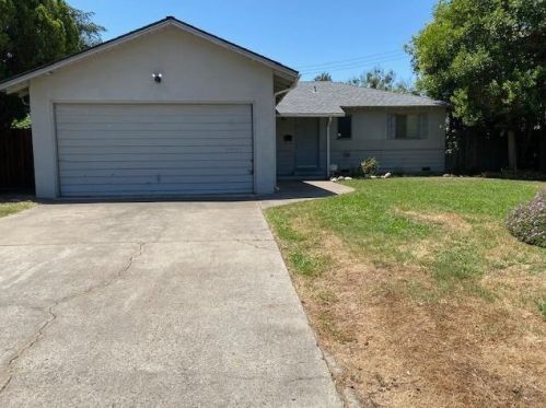 10704 Beclan Dr, Rancho Cordova, CA 95670-4922