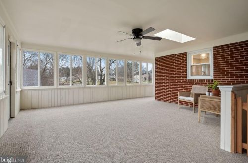 564 Lampeter Rd, Lancaster PA  17602-4010 exterior