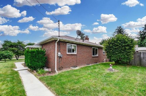 2855 Springfield Jamestown Rd, Springfield OH  45502-9404 exterior