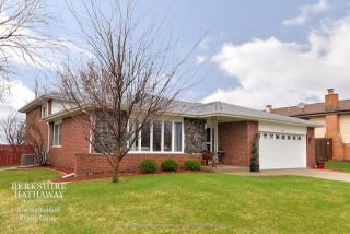 3216 Brewer Rd, Oak Brook, IL 60561-1756