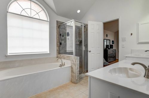 7700 Beaver Head Rd, Fort Worth TX  76137-5116 exterior