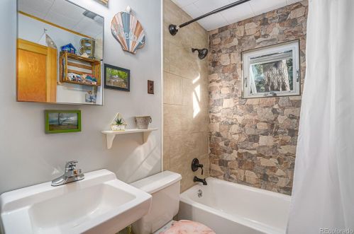 14 U Bar U Ln, Bellvue CO  80512-9425 exterior