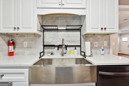 4096 Clay Dr, Atlanta GA  30360-2522 exterior