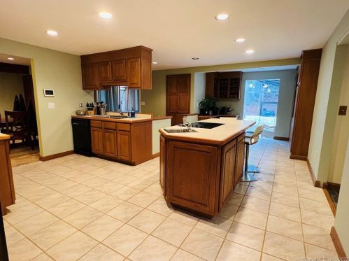 16 Mashentuck Rd, Killingly CT  06239-2221 exterior