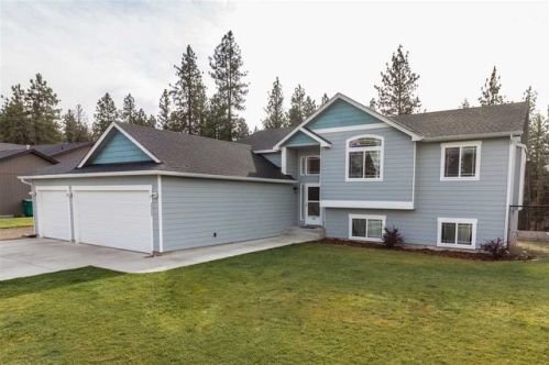 2808 Pineglen Ave, Green Bluff, WA 99021-6019