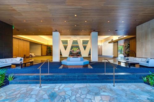 383 Kalaimoku St, Honolulu HI  96815 exterior