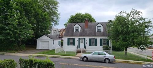 81 Hendel Ave, North Arlington, NJ 07031-5909