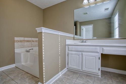 4072 Peachtree Farms Rd, Rex GA  30273-1380 exterior