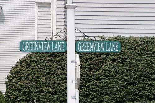 26 Greenview Ln, Milford, CT 06461-2365
