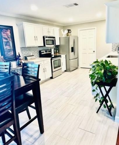 12301 Drummond Dr, Austin TX  78754-6014 exterior