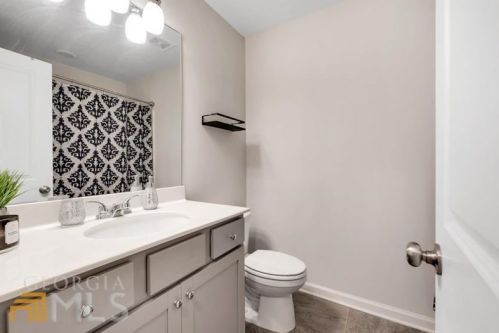 3132 Meadowstone Ln, Atlanta GA  30331-2939 exterior