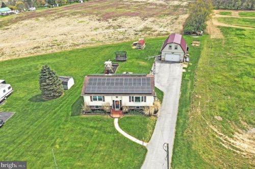 1775 Cemetery Rd, York, PA 17408-8218