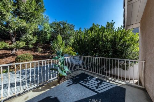 7551 Hollow Oak Rd, Anaheim CA  92808-1429 exterior