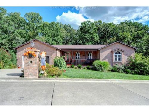 18 Cottonwood Dr, Elkview, WV 25071-9300