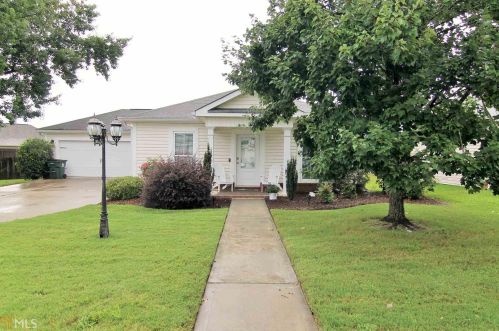 305 Thornton Dr, Bonaire, GA 31005-3798