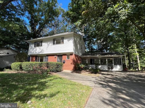 5303 Rolling Rd, Springfield, VA 22151-1109