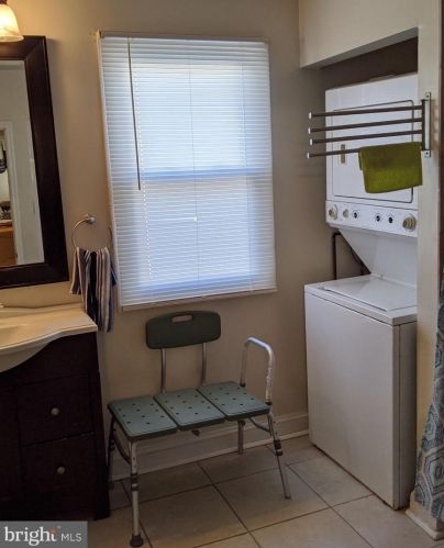 3414 Cv Rd, Camden NJ 08110-3512 exterior