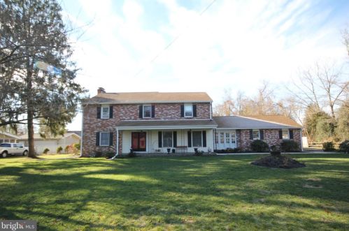 17 Blackwood Dr, Trenton, NJ 08628-2602