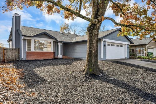 1056 Hampshire Ln, Windsor, CA 95492-8535