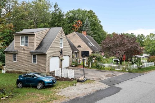 124 Valley Dr, Laconia, NH 03249-7843