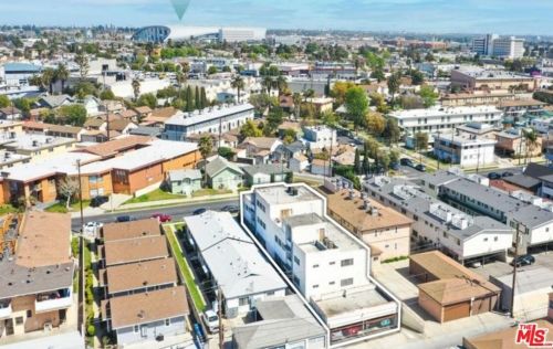 623 Grevillea Ave, Inglewood, CA 90301-3329