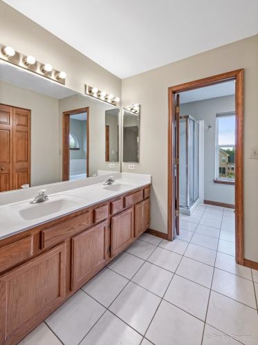 1210 Easton Dr, Carol Stream IL  60188-4817 exterior