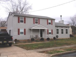 10 Winslow Dr, Elm, NJ 08037-2614