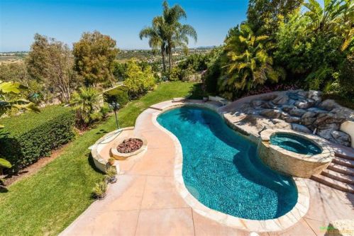 2862 Rancho Cortes, Carlsbad, CA 92009-3033