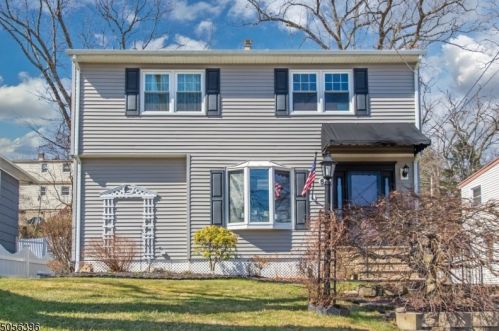 5 Gifford St, Kinnelon, NJ 07405-1359