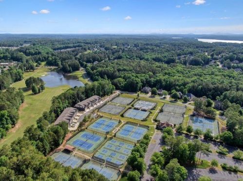 506 Chestnut Walk, Holly Springs GA  30114-7748 exterior