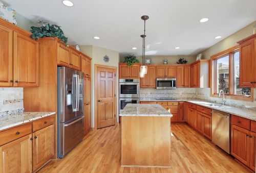 1380 Grace Dr, Saint Paul MN  55123-1971 exterior