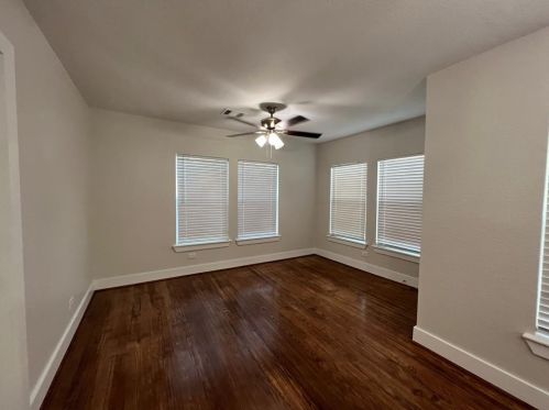 624 Magnolia St, Angleton TX  77515-5806 exterior