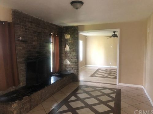2216 121st St, Compton, CA 90222-1302