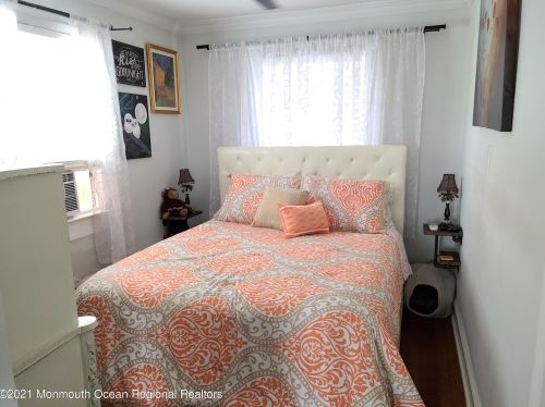 300 Deal Lake Dr, Tinton Falls NJ 07712-5136 exterior