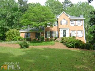 1367 Willowbrook Dr, Marietta, GA 30064-4151