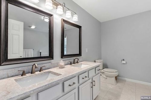 4 Morgan Ct, Dover NJ  07869-1445 exterior