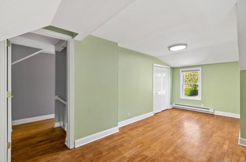 160 River Rd, Huntington CT  06484-4444 exterior