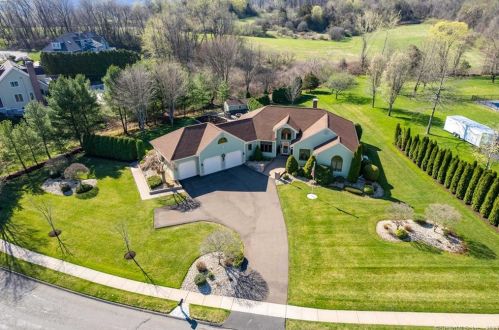 61 Stillmeadow Ln, Kensington, CT 06037-3572