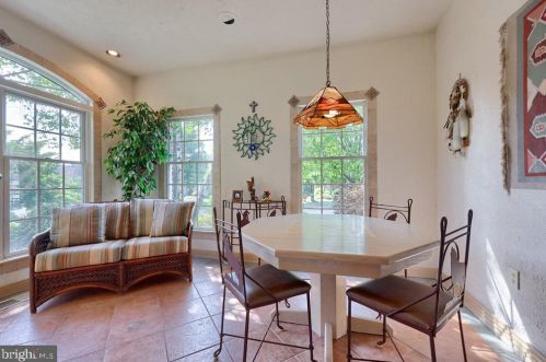 1991 Pickering Trl, Lancaster PA 17601-4972 exterior