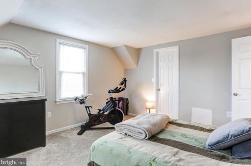 1546 Dunmore Dr, Lancaster PA  17602-1247 exterior